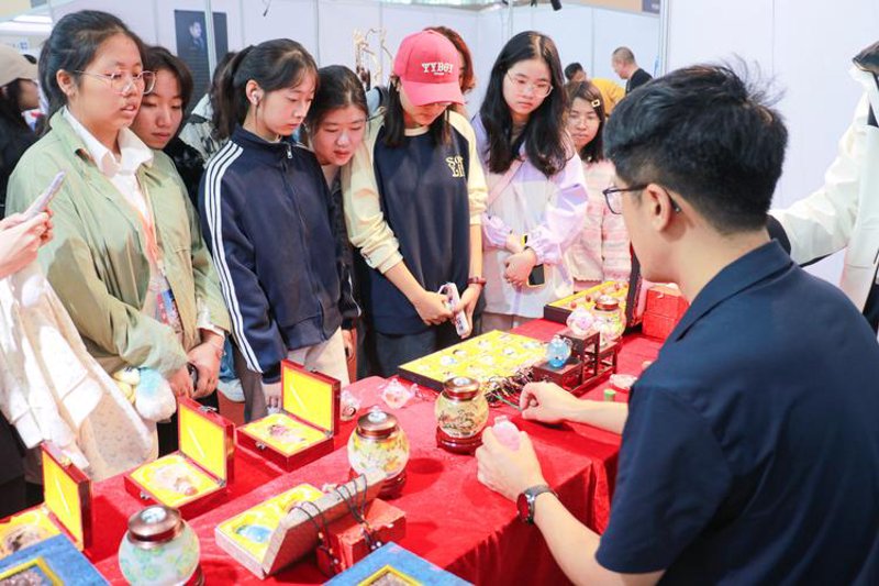 艺教产业的繁荣与发展